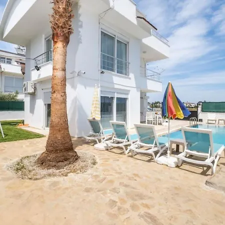 Dazzling With Private Pool In Antalya 빌라 *